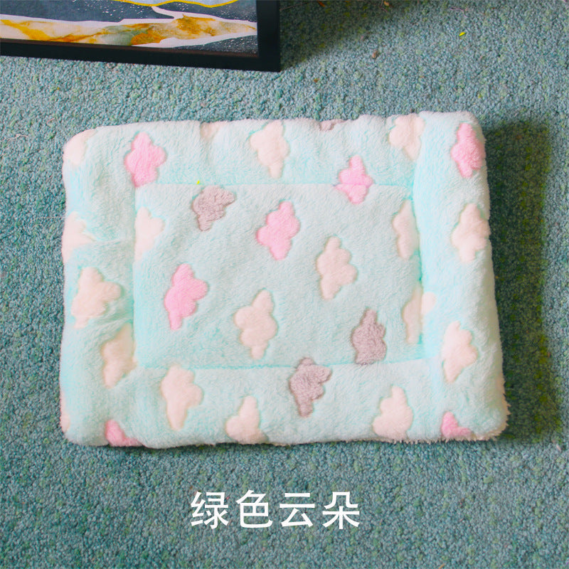 Thick Winter Pet Mat for Cats and Dogs - Fleece Blanket
