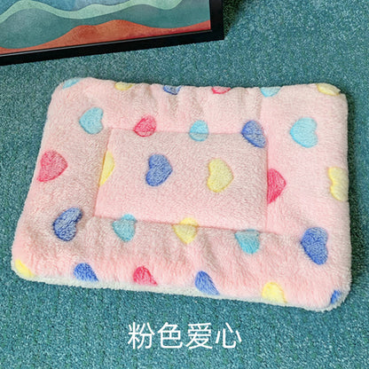 Thick Winter Pet Mat for Cats and Dogs - Fleece Blanket